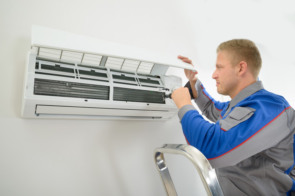 Air Conditioner Maintenance Tips